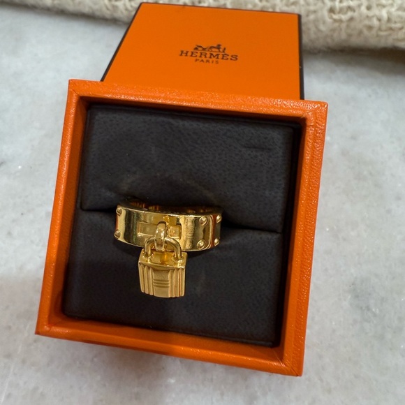 HERMES Kelly Gold Tone Scarf Ring - Picture 7 of 8